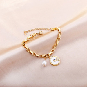 Gold Chain Bracelet with Charm & Pearl - Elegant Accessory