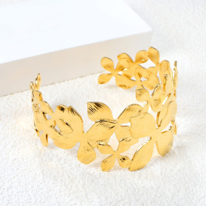 Floral Cuff Bracelet - Elegant Gold-Tone Accessory