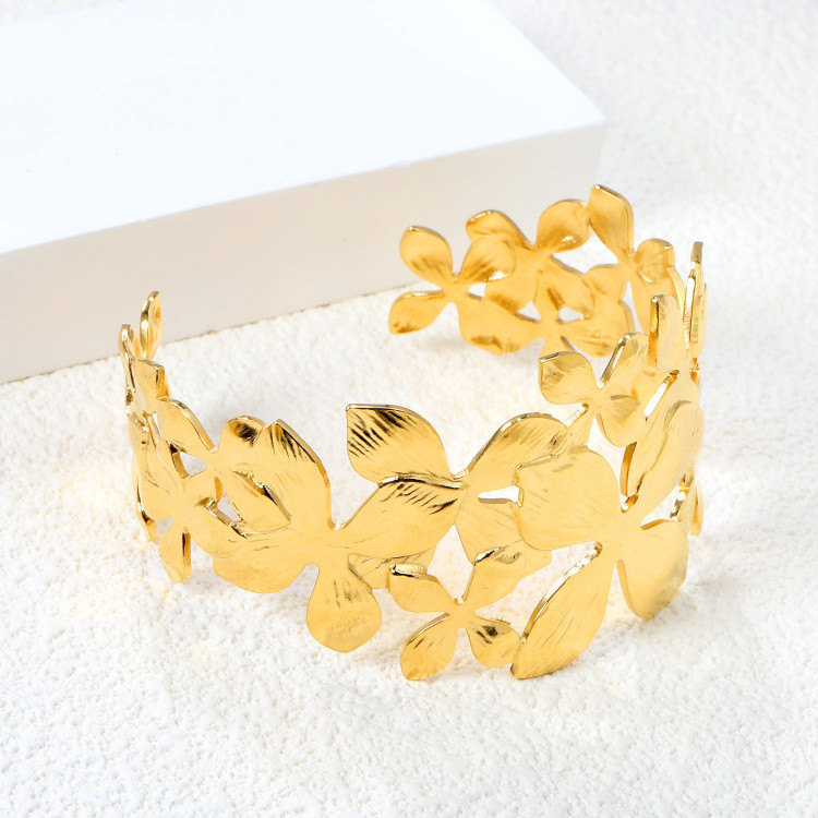 Floral Cuff Bracelet - Elegant Gold-Tone Accessory