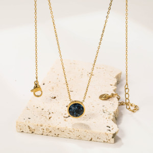 Elegant Gold-Tone Necklace with Sparkling Pendant