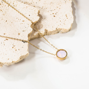 Elegant Round Pendant Necklace with Opalescent Gemstone