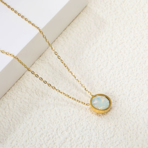 Elegant Round Pendant Necklace with Opalescent Gemstone