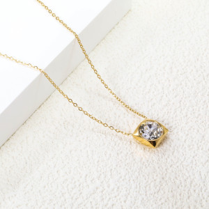 Elegant Gold Pendant Necklace with Clear Stone