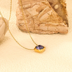 Elegant Gold-Tone Pendant Necklace with Purple Gemstone