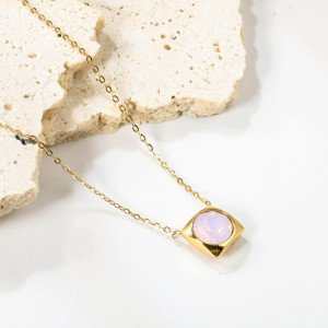 Chic Gold-Toned Necklace with Pink Gemstone Pendant