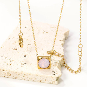 Chic Gold-Toned Necklace with Pink Gemstone Pendant