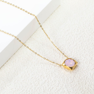 Chic Gold-Toned Necklace with Pink Gemstone Pendant