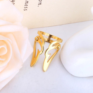 Elegant Gold Decorative Ring - Stylish Statement Jewelry