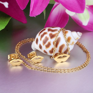 Gold Plated Lips Jewelry Set - Stylish & Playful Accessory