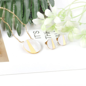 Elegant Mother-of-Pearl Jewelry Set with Gold Accents