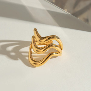 Stylish Gold-Tone Wavy Ring - Modern Elegance for You