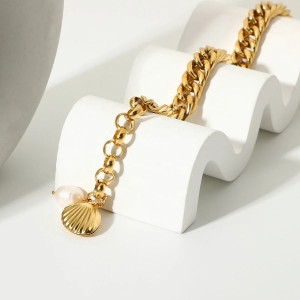 Pearl bracelet